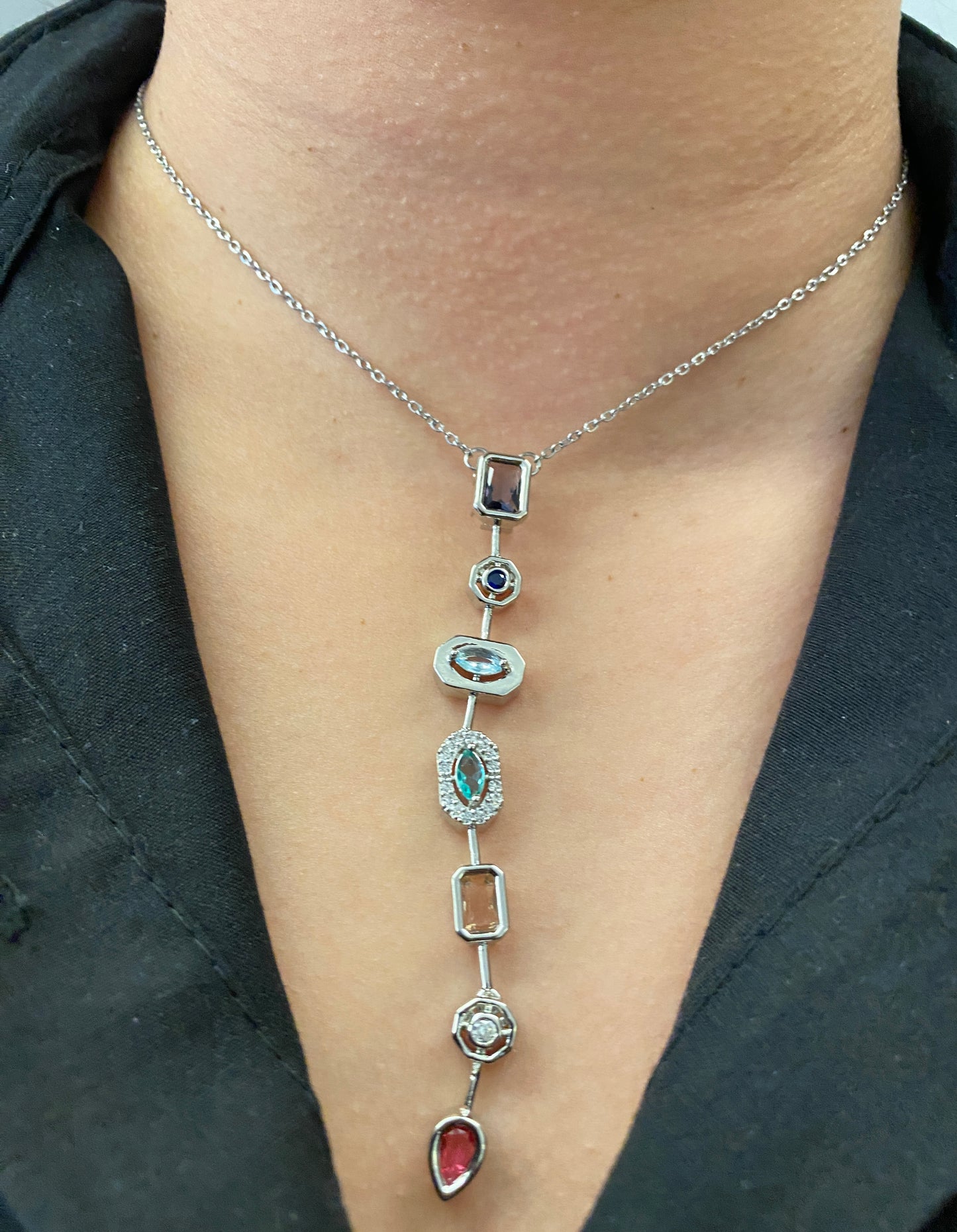 VALORE™ 7 ELEMENTLİ ZİRKON TAŞLI “Y” Tasarım Kolye (Gümüş Kaplama Çelik)