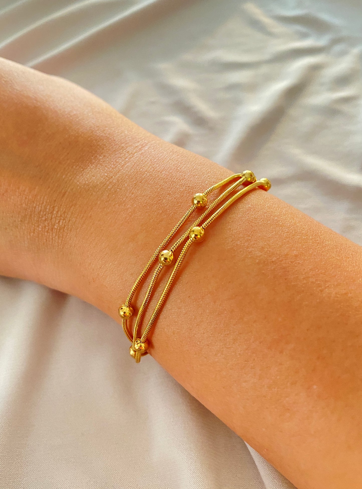 VALORE™ ÜÇLÜ ALTIN RENGİ DORİKA TAŞLI BİLEKLİK