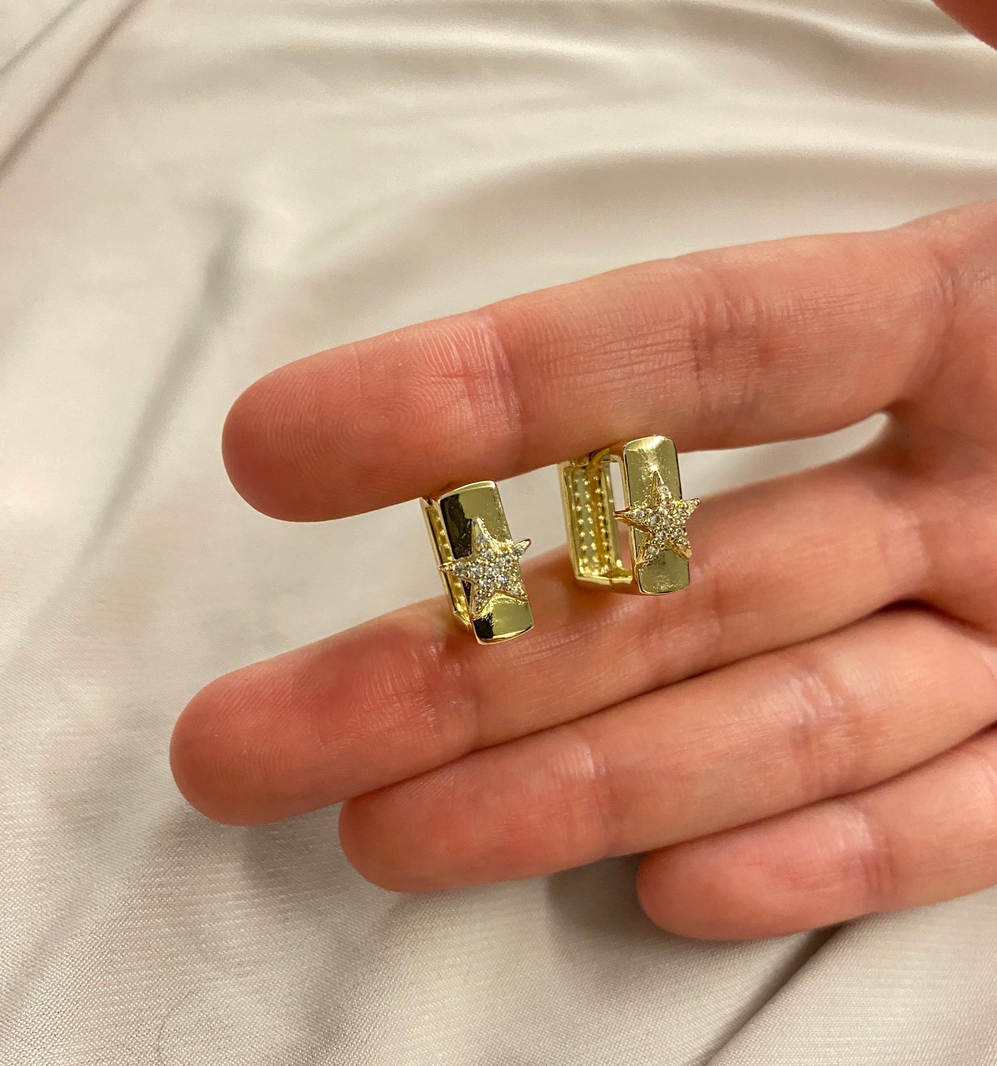 VALORE™ ALTIN KAPLAMA ZİRKON TAŞLI KARE YILDIZ KÜPE