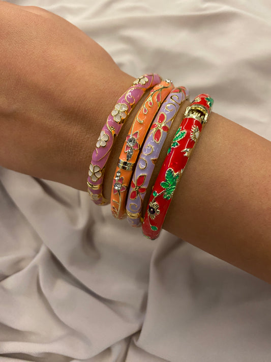 VALORE KIRMIZI MİNELİ ÇİÇEK MOTİF KELEPÇE BİLEKLİK