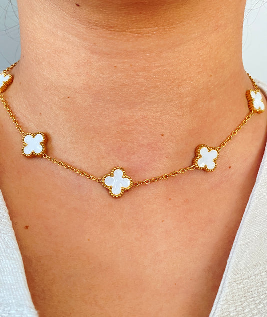 VALORE ÇELİK ALTIN RENGİ BEYAZ MİNELİ YONCA KOLYE