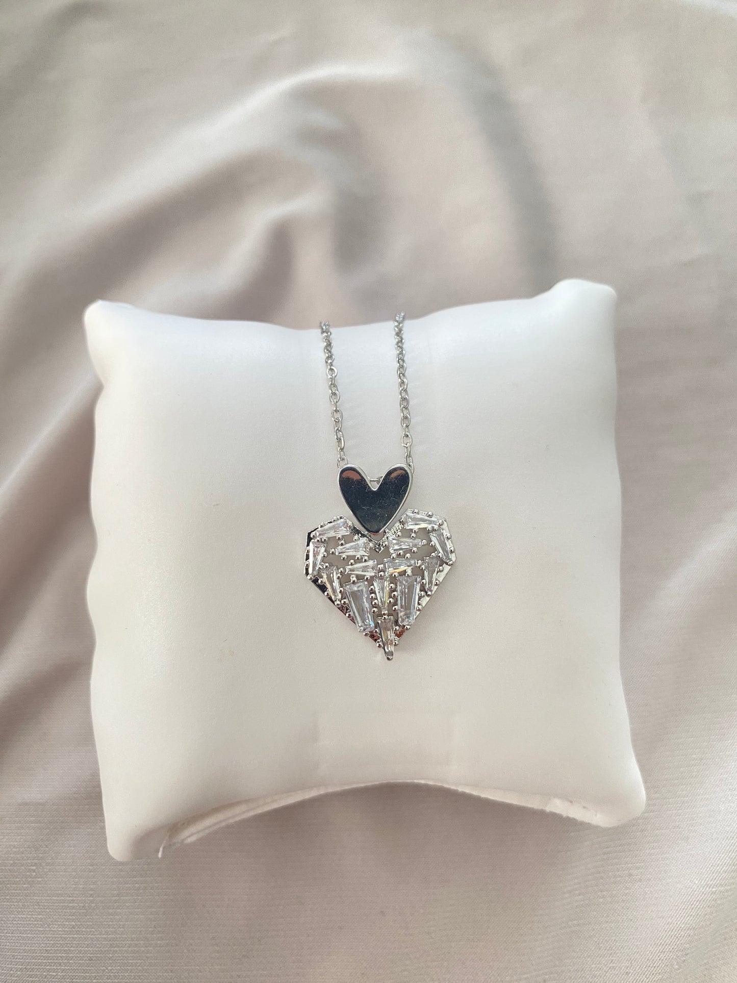 VALORE™ ÇELİK ZİRKON TAŞLI KALP MODEL KOLYE