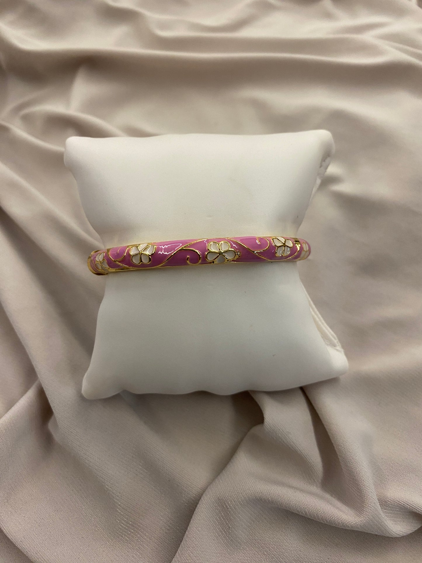 VALORE PEMBE MİNELİ ÇİÇEK MOTİF KELEPÇE BİLEKLİK