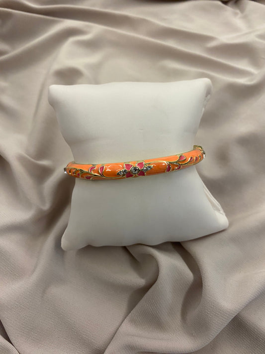 VALORE TURUNCU MİNELİ ÇİÇEK MOTİF KELEPÇE BİLEKLİK